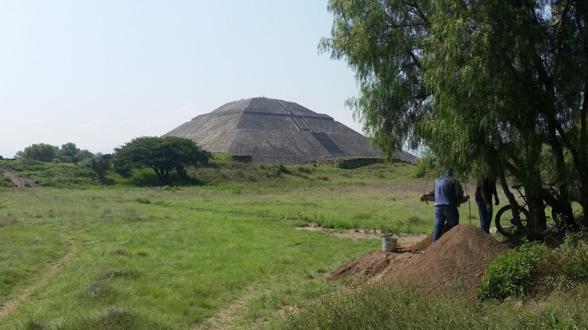 Teotihuacan pyramids excavation