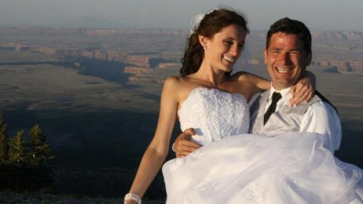 Andrew Holycross and Ioana Hociota wedding Grand Canyon