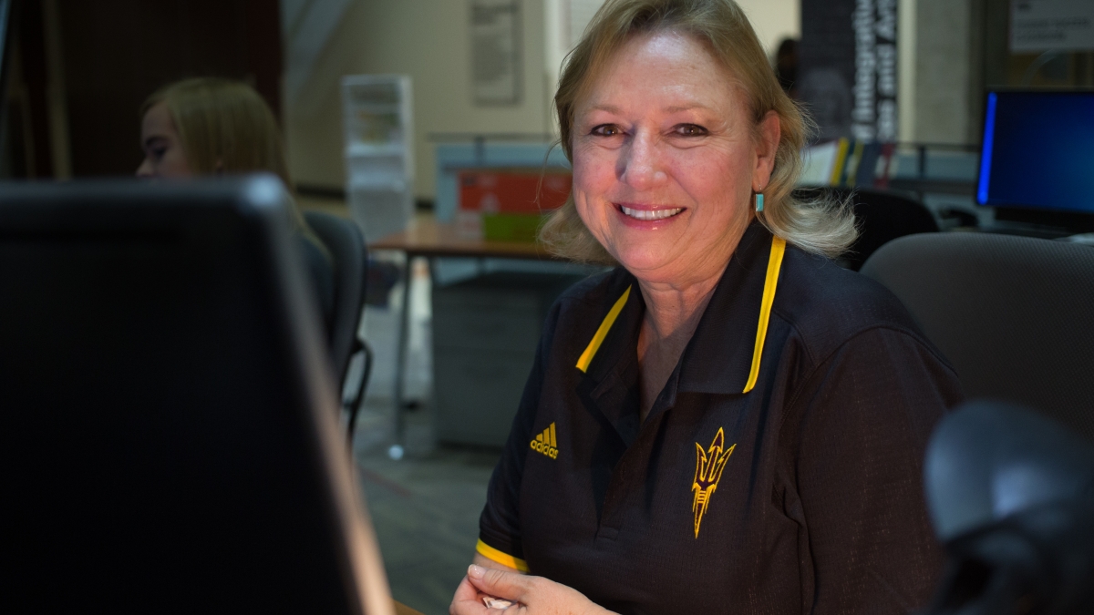 ASU's Sue Foley earns interdisciplinary studies degree while being point of help for Downtown Phoenix campus students, families at Info Desk