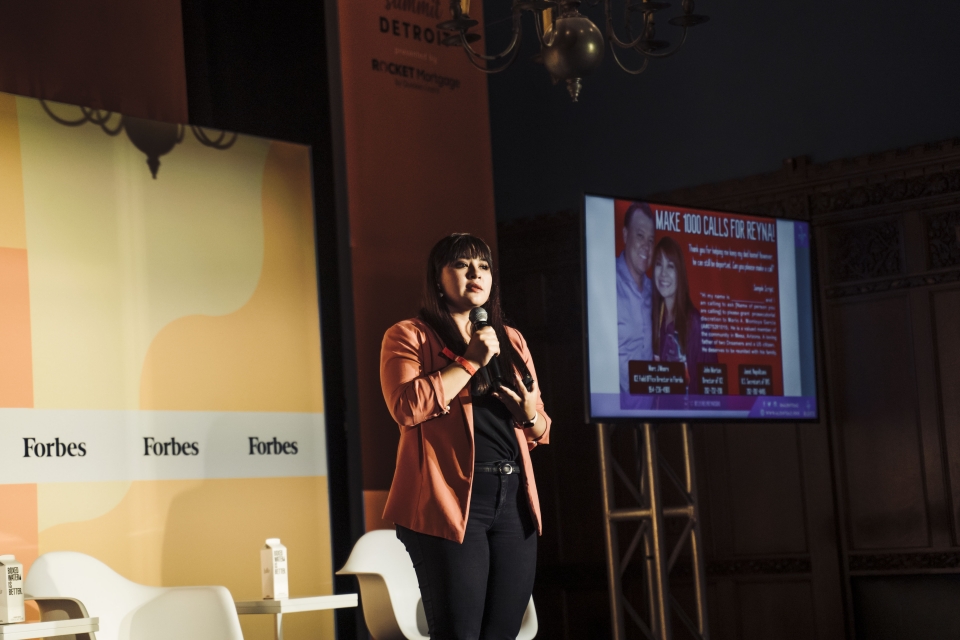 Reyna Montoya speaks at the Forbes 30 Under 30 Summit.